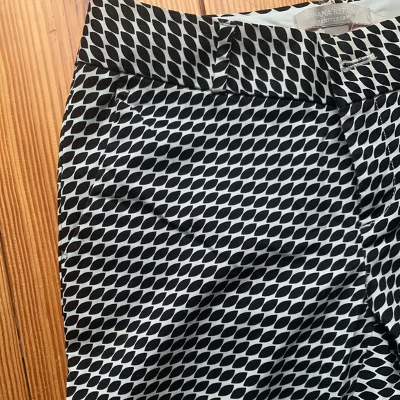 Banana Republic patterned pants - Picture 2 of 3